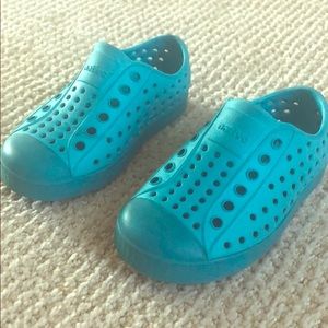 Native shoes size 7